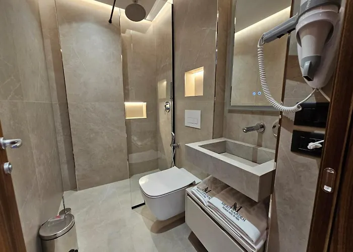 Merit Garden Hotel *