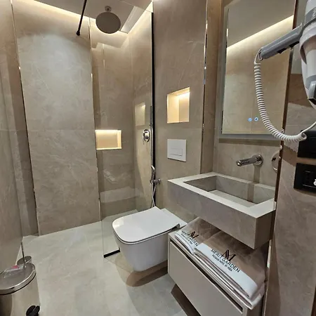 Merit Garden Szálloda *